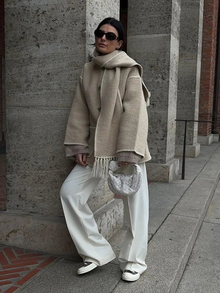 Mara - Elegante cappotto di lana con sciarpa invernale
