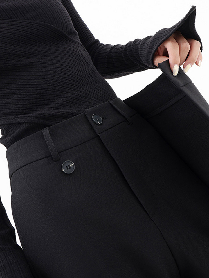Pantaloni asimmetrici alla moda